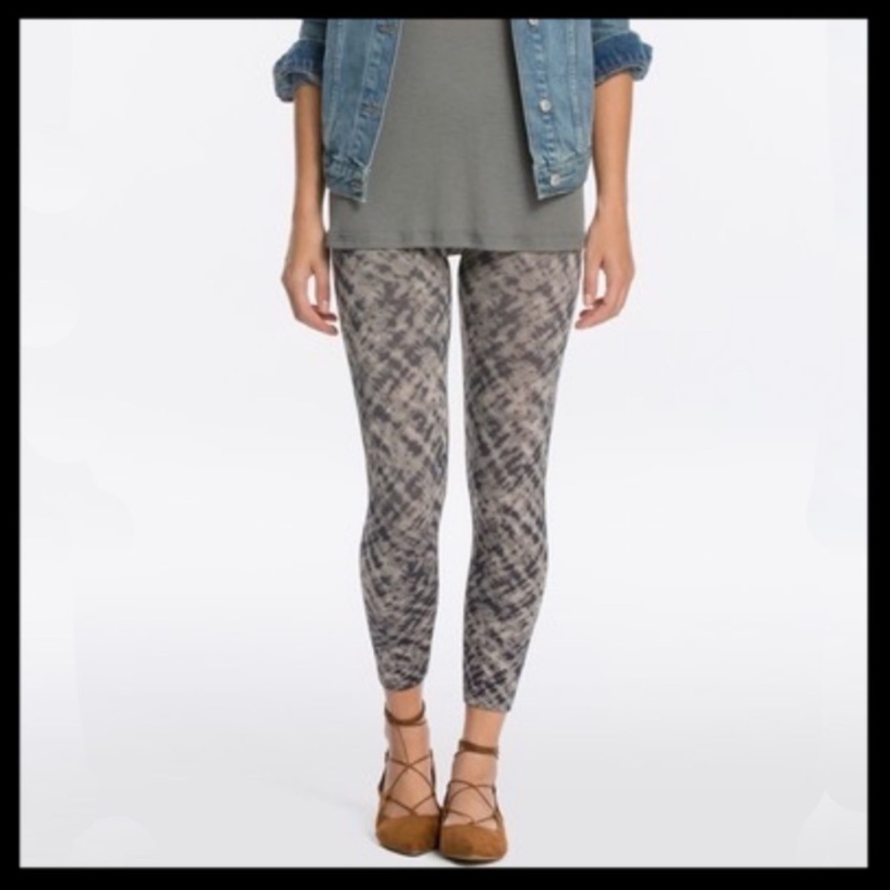 Spanx crop leggings size small